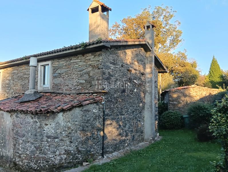 Foto c6d3b68f-9caf-4a11-bd7b-d4340cb0a99a. Casa amb aparcament a Cesuras