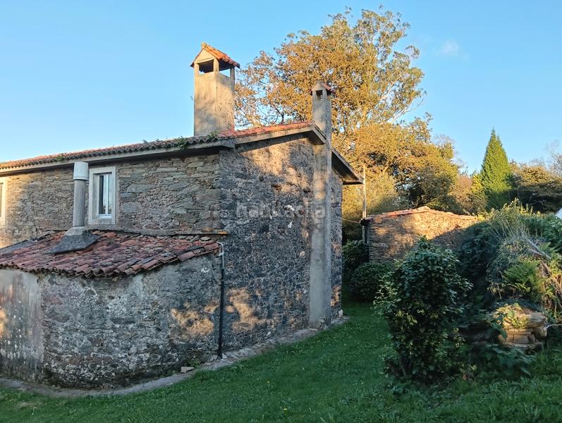 Foto eca42496-fe7b-4be7-86d0-cd0e29ab7c4f. Casa amb aparcament a Cesuras