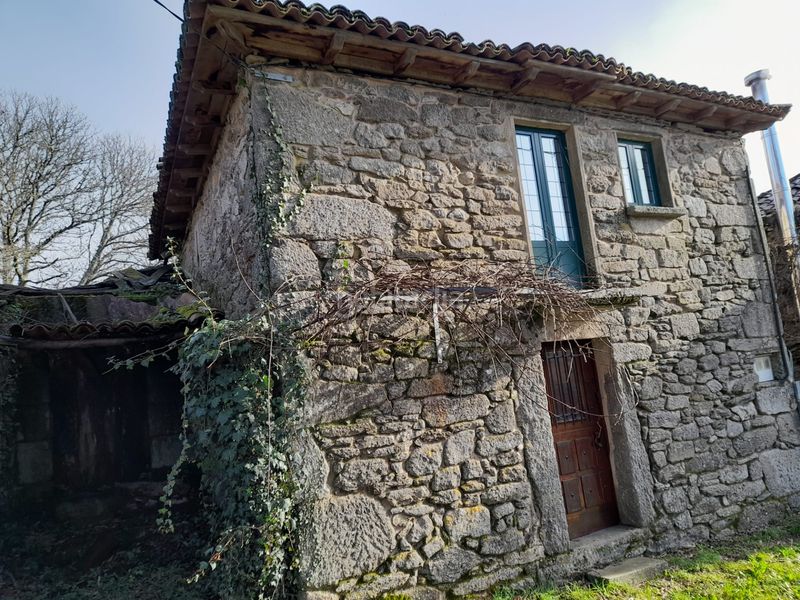 Foto bce05b68-c463-4501-ba7c-0a2ecf1da0ec. House with parking in Palas de Rei