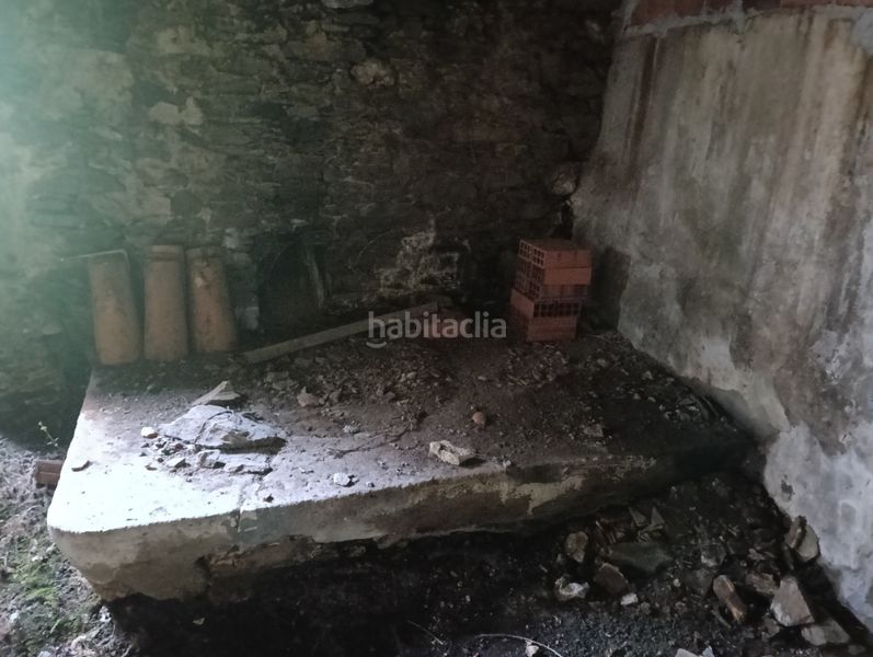 Foto 0c054fc5-9fbb-47d2-8383-cc17ef3b496a. Casa adossada a Cesuras