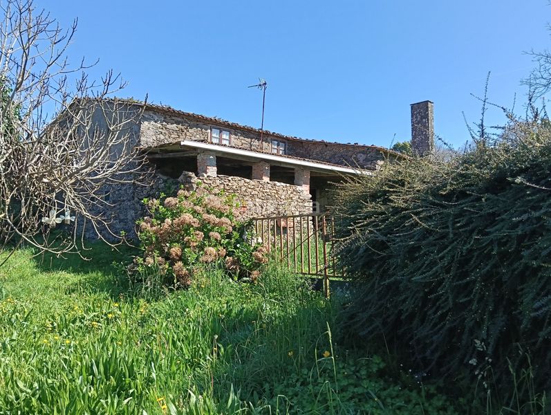Foto 7ceb535e-d03a-4185-9328-465a0e198eb9. Casa adossada a Oza dos Ríos
