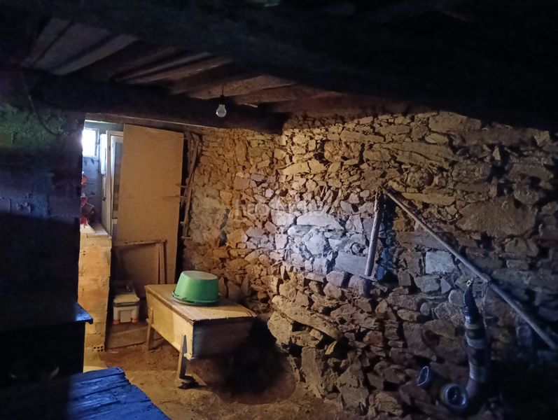 Foto 9c6a42a1-7056-40e2-b5dc-8059d56a9e38. Casa adossada a Oza dos Ríos