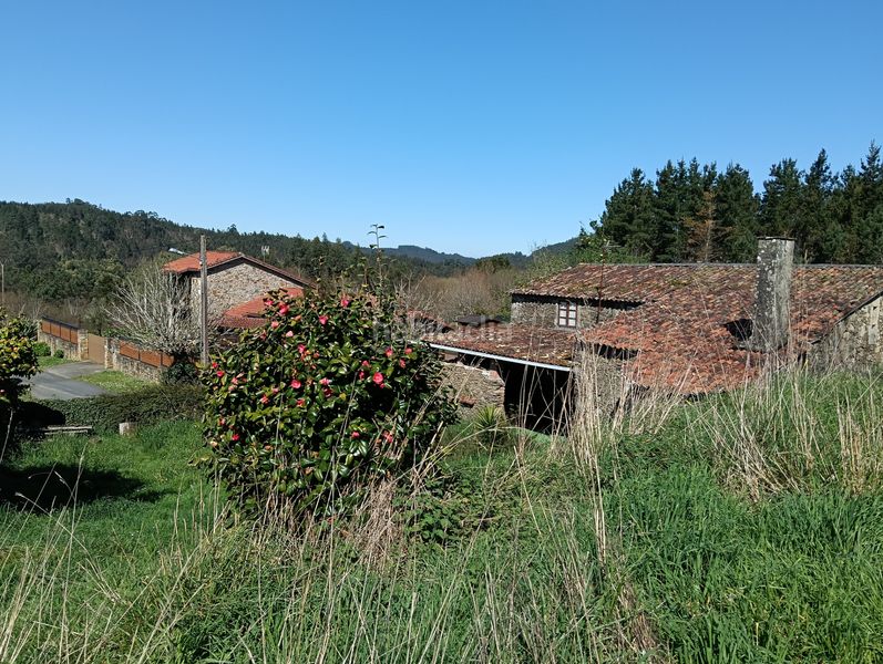 Foto b6b9ff7d-dfa8-47dd-bfa0-f05cd9395165. Casa adossada a Oza dos Ríos