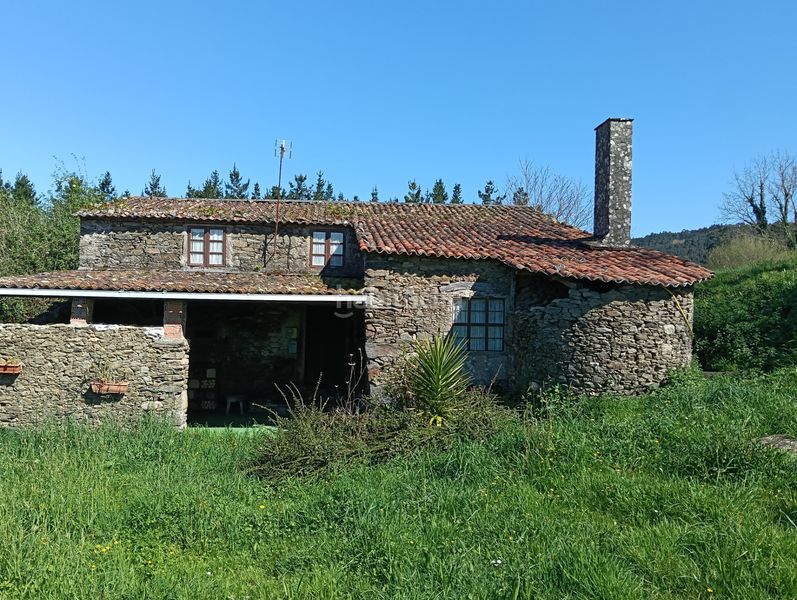 Foto d0cb0bd9-a34e-47ff-bc4c-900236f050d0. Casa adossada a Oza dos Ríos