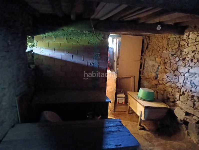 Foto ef60cad4-f79e-4aa7-b91a-0b632a5e29f3. Casa adossada a Oza dos Ríos
