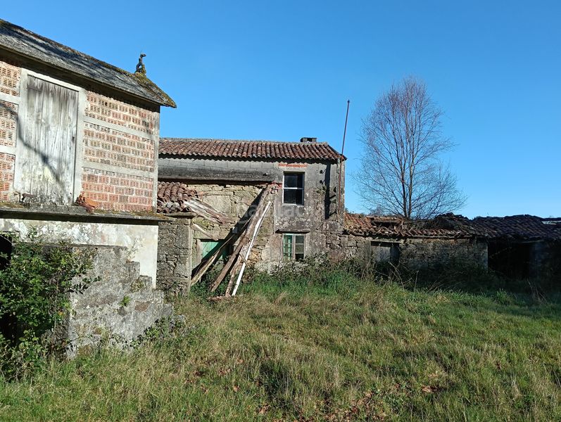 Foto 186cc9ba-04af-4bf2-95be-62681efa7fe2. Casa amb aparcament a Oza dos Ríos