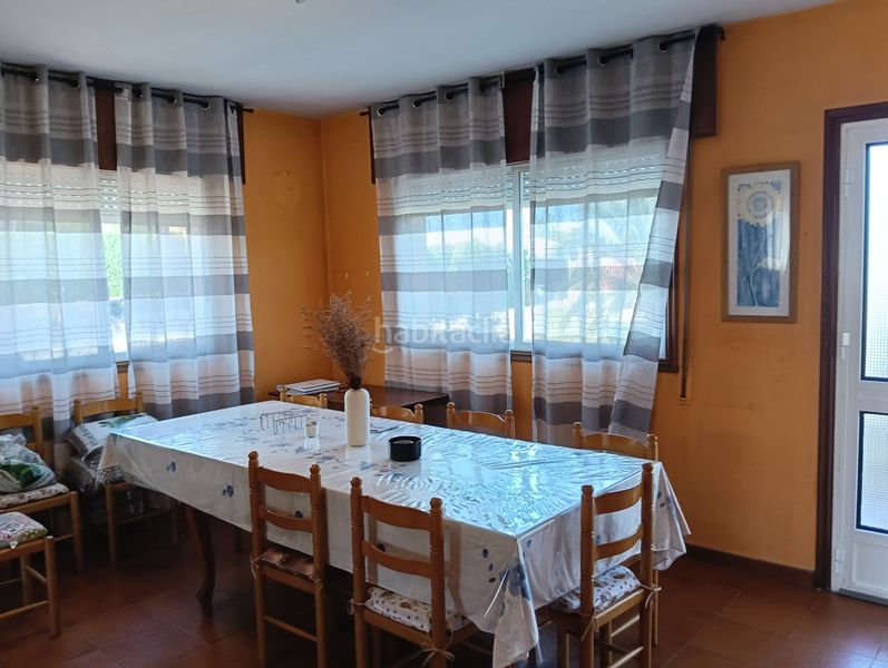 Foto 260ab008-a5c7-4252-b8d3-a18e9b8e76f9. Casa amb aparcament a Coirós