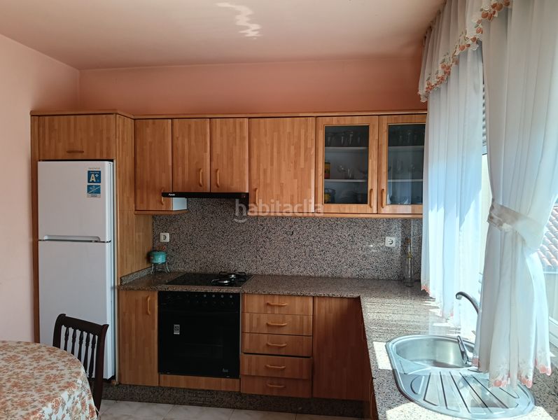 Foto 5c7717dd-20de-4ec8-bb5e-e58da7a25ba3. Casa amb aparcament a Coirós