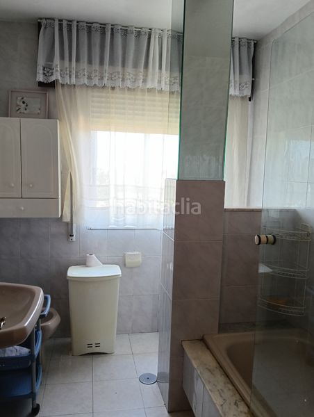 Foto a5fce5d0-d46a-4a18-97d9-fe1a9c66955f. Casa amb aparcament a Coirós