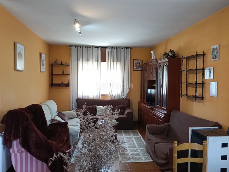 Foto ae18770d-7ecc-4ad5-bb23-f3f7a96fe0a4. Casa amb aparcament a Coirós