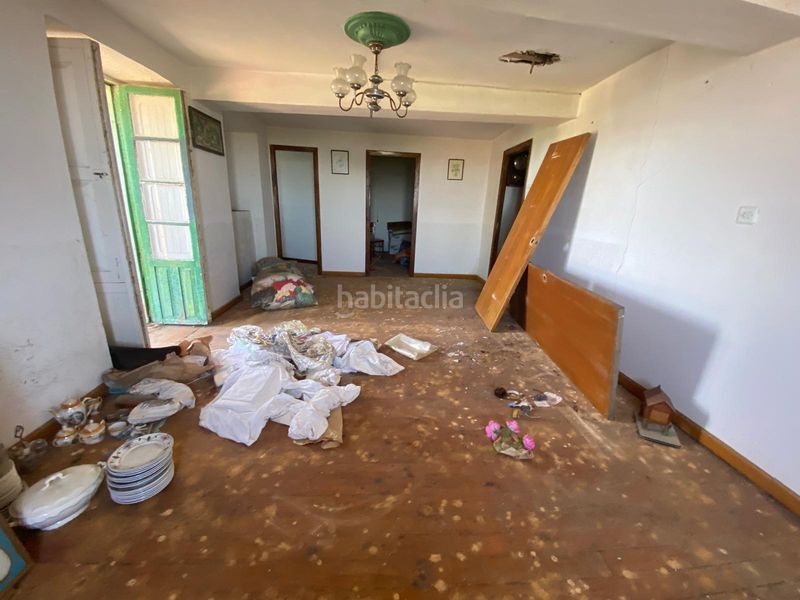 Foto 43e7b5b7-51f1-41c9-b8cd-00dfb1aa64e3. Casa adossada amb aparcament a Paderne