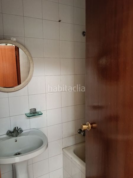 Foto a7c4ac5e-a9d9-41f7-8007-789e93c416f1. Casa adossada a Curtis