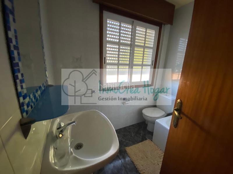 Foto 696c1adb-3317-4fcd-9de6-f57d0169e4ea. Lloguer local comercial a Porriño (O)