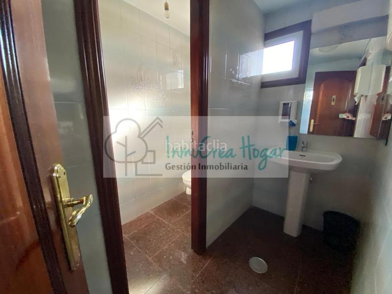 Foto 7df9d384-5c56-46ff-8059-57cff7c49fae. Lloguer local comercial a Porriño (O)