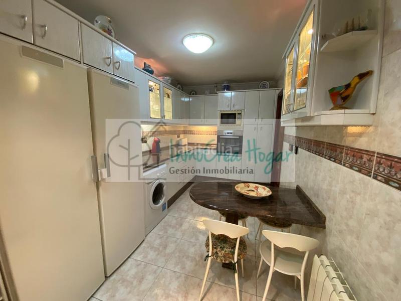 Foto b7df17ff-c8fe-4ed5-a96f-49d9c6591857. Piso en O Castro Vigo