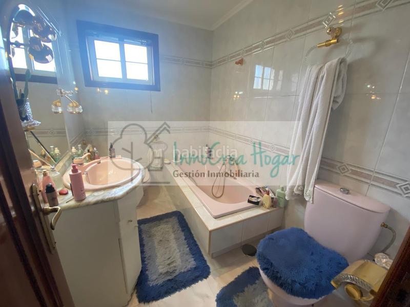 Foto 67d2150d-c328-4745-b2e2-a4a1b61cbe62. Chalet con riscaldamento parcheggio piscina in Navia Vigo
