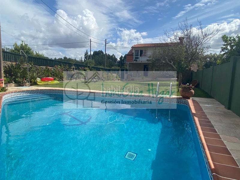 Foto e9f0fe3d-3464-4a1a-92db-6a01dfe0469f. Chalet con riscaldamento parcheggio piscina in Navia Vigo