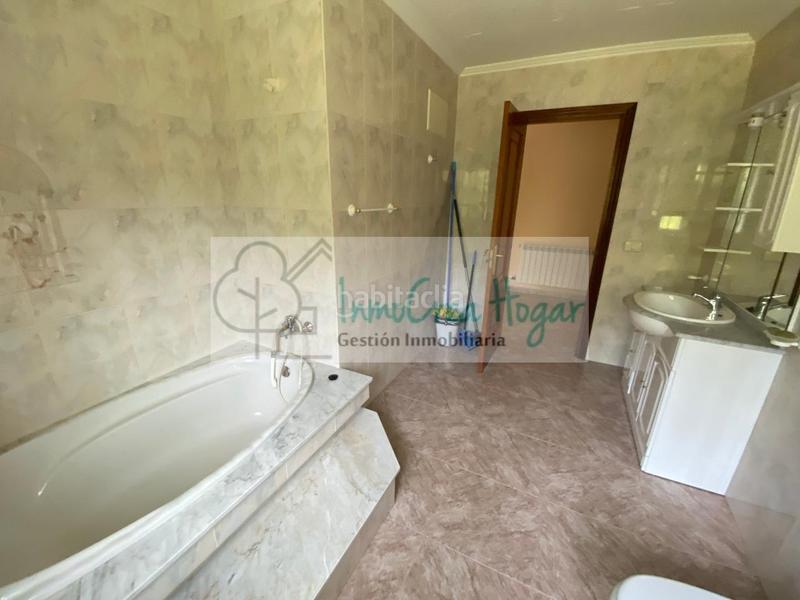 Foto ae84d073-f47b-4fc7-8cb2-faefafd83a3f. Chalet avec chauffage parking dans Porriño (O)