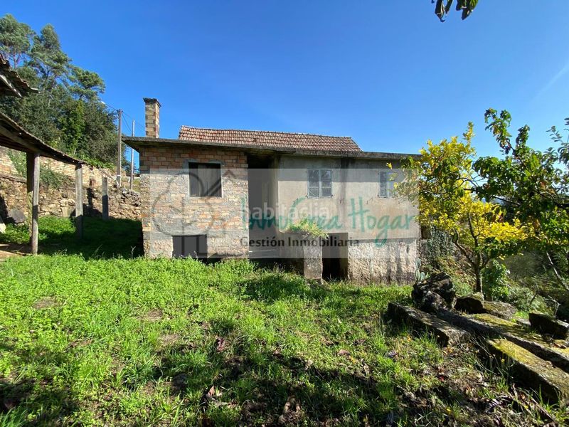 Foto 697b9e9c-0d97-4b54-90bc-f060e16757e8. Casa amb aparcament a Mos