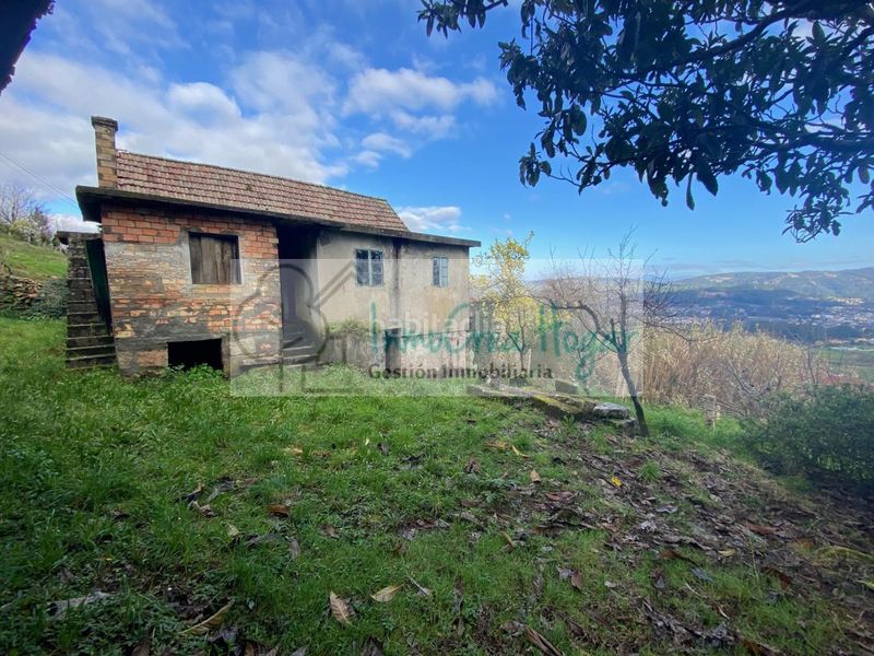 Foto ab8dbe76-ab7e-4cc2-95f6-463e32fa89d1. Casa amb aparcament a Mos
