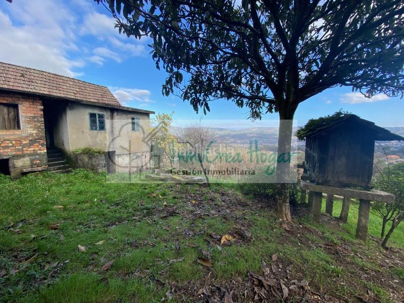 Foto fd0527f3-2c9b-4f39-8f65-35d942d2a7a1. Casa amb aparcament a Mos