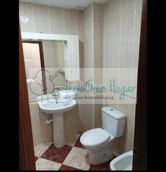 Foto 19b340d5-6639-4a72-b814-8d2518478b03. Àtic amb calefacció aparcament a Tui