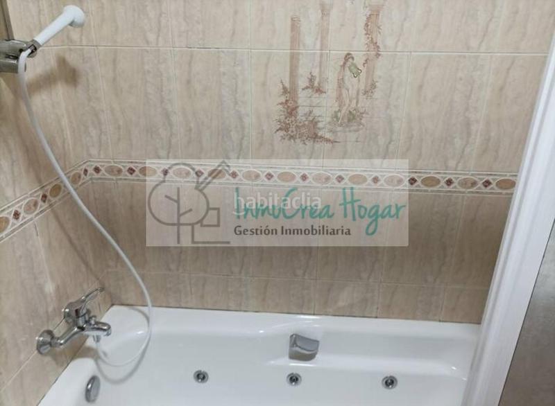 Foto e357705a-0fc6-406f-b1d5-bc566a4e3bbb. Àtic amb calefacció aparcament a Tui