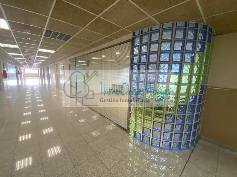 Foto 816a2cb6-f523-4385-9c5e-d581f376d500. Rent office space with heating parking in Porriño (O)