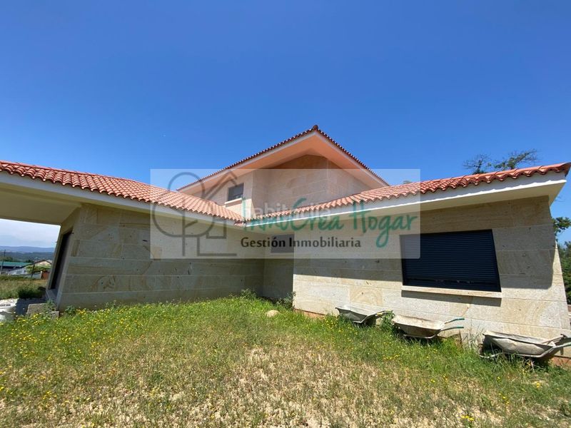 Foto c4a3b611-f316-4f17-9729-20ab9aee569a. Xalet amb calefacció aparcament a Tui