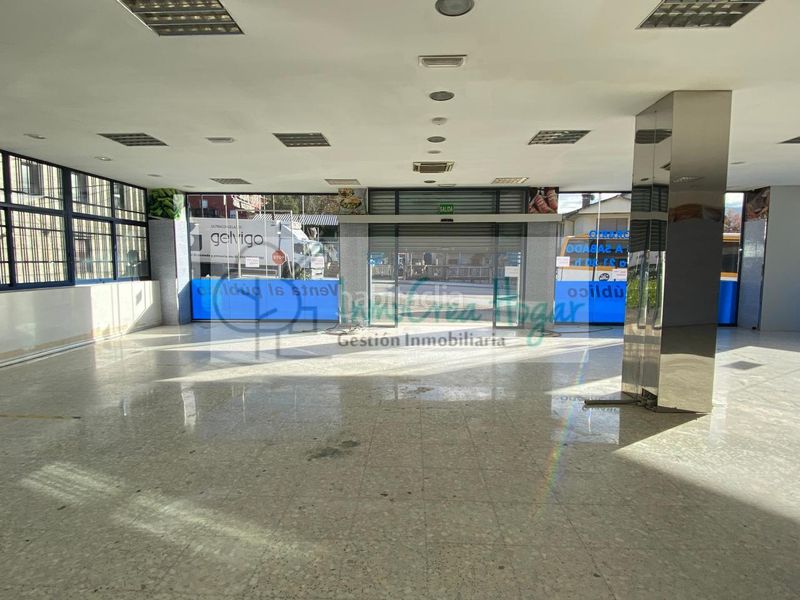 Foto c2de777d-e4dd-4756-ac24-3bd962b71c6f. Lloguer local comercial a Mos