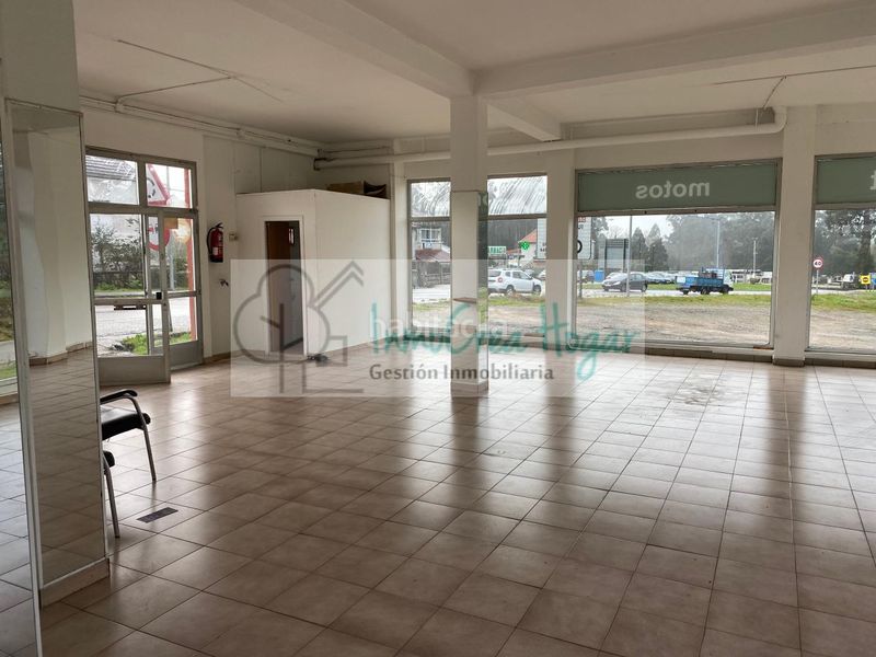 Foto c78a6287-e775-40d0-a021-67fff2bb77ea. Local comercial en Tui