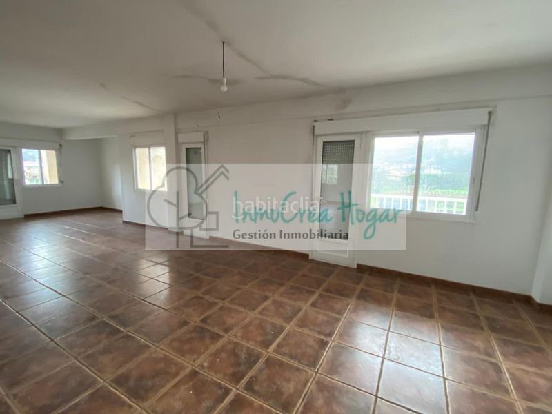 Foto 77257b62-5c97-4edd-a611-bea81621d070. Local comercial en Porriño (O)