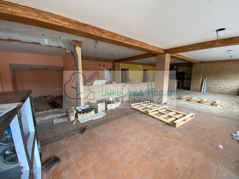 Foto 8f4f339c-3276-44d2-8637-f0b9ae1b30ae. Local comercial en Porriño (O)