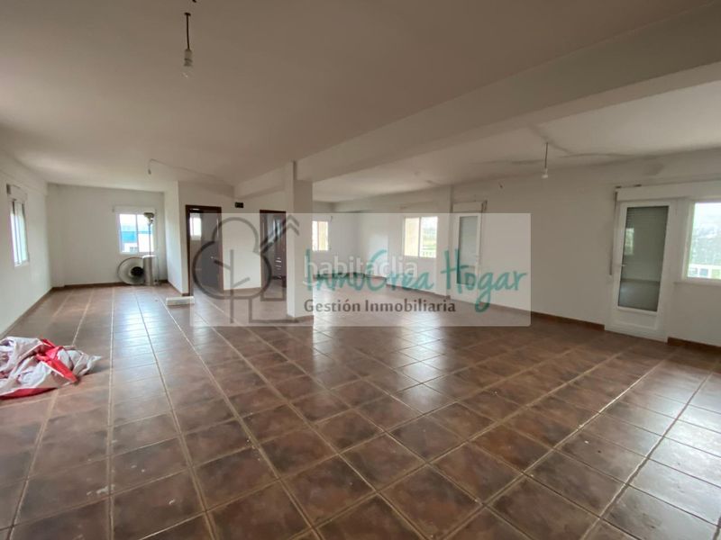 Foto b19e00ef-58b3-4134-9011-826073b8d247. Local comercial en Porriño (O)