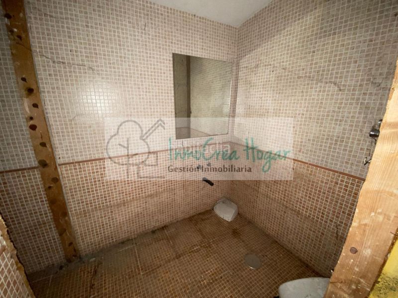 Foto e0b0f2ef-a589-4410-badc-9725cddae17a. Local comercial en Porriño (O)