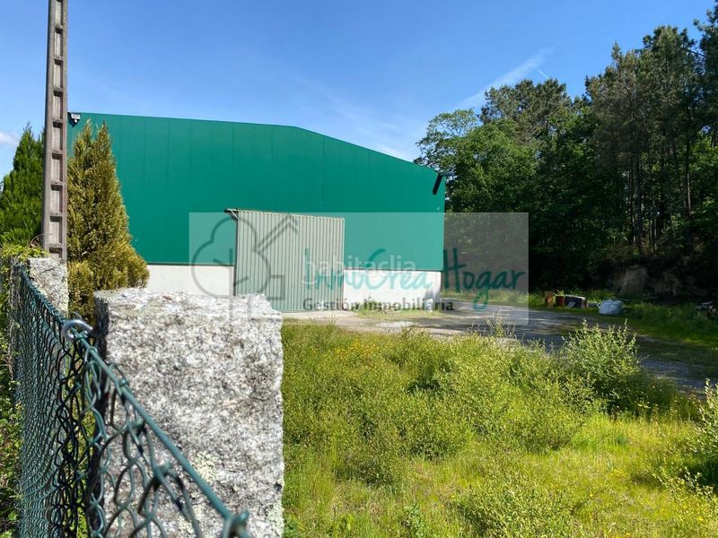 Foto e074ca2e-7794-4c4b-b2cd-033d4460d4e8. Nau industrial a Ponteareas