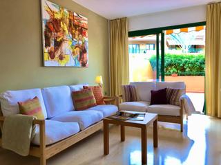 Location Rez-de-chaussée  Camino de las tapias. Estupenda vivienda en zona residencial con piscina   y aparcamie