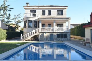 Chalet en Monserrat. Propiedad de gran calidad en virgen de montserrat