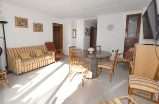 Appartement en El Faro-el Dossel. Apartamento con 3 habitaciones con ascensor y vistas al mar