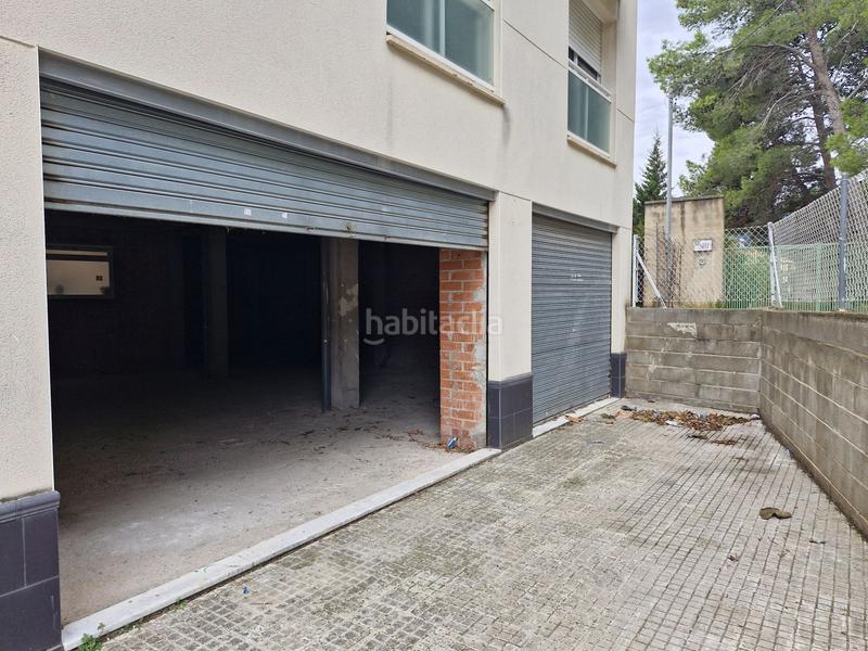 Foto 0b4cf256-4b98-4feb-a716-1e7a8351f1f3. Parking voiture dans Alforja