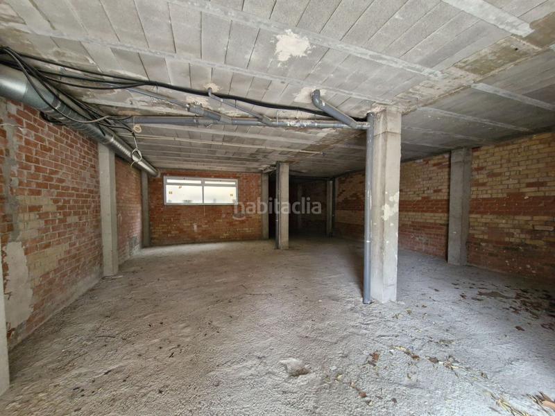 Foto 25e8ba6a-a6e0-40d9-8680-1d55f2c5269e. Parking voiture dans Alforja