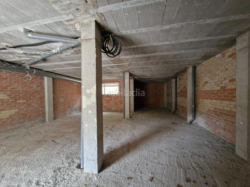 Foto cdade0bd-ef89-4882-822b-cdb599d60ab3. Parking voiture dans Alforja