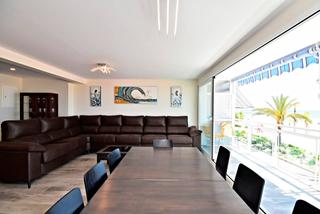Appartement à Playa Poniente. Gran apartamento en primera linea playa