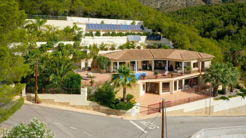 Foto 3889a98e-9eed-4094-b460-c4e7c1b154aa. Xalet amb calefacció piscina a Altea la vella Altea