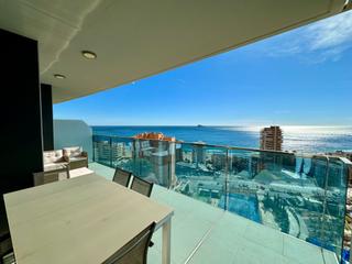 Lloguer Apartament a Playa Poniente. Magnifico apartamento con espectaculares vistas al mar.