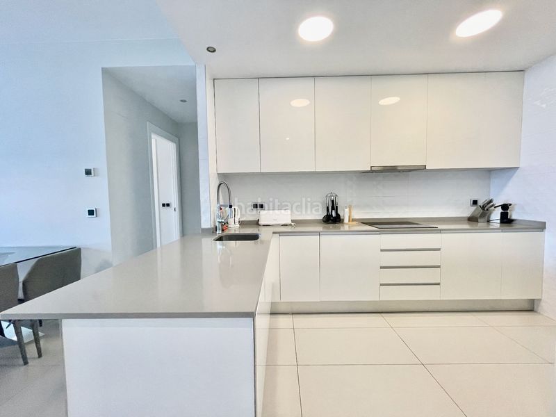 Foto ff4d4367-bb9e-43ca-9247-6412ee91c9c6. Location appartement avec piscine dans Playa Poniente Benidorm