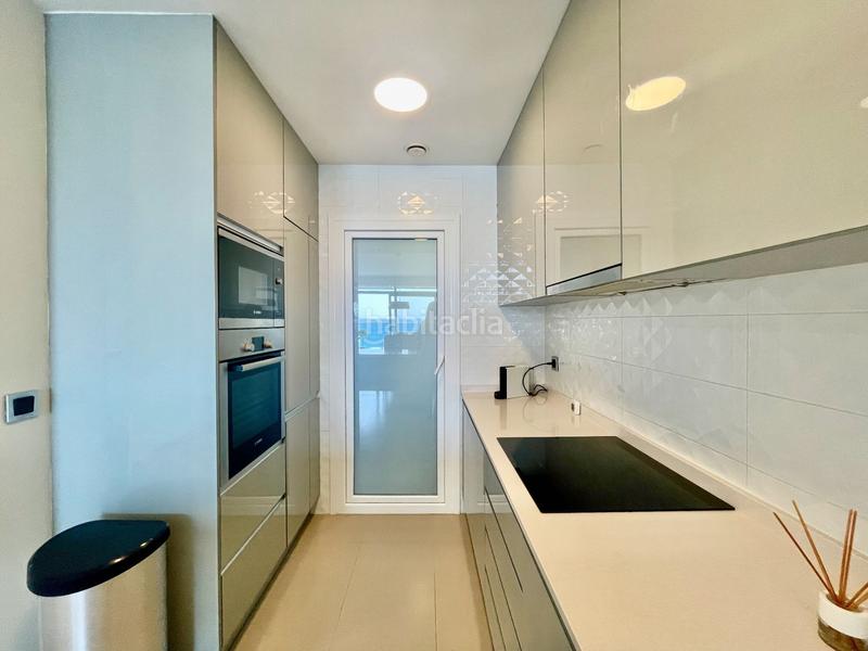 Foto 94cc531d-c293-4a85-a804-273cab695c2e. Alquiler apartamento magnifico apartamento con vistas al mar en Benidorm