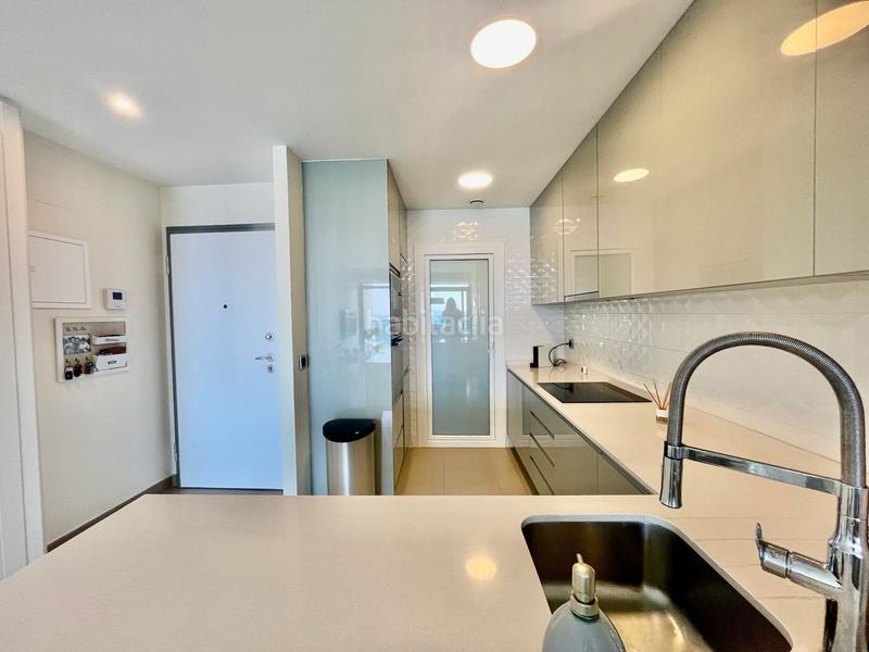 Foto 99f0433c-732a-4a62-b46c-0c3271ad82d1. Alquiler apartamento magnifico apartamento con vistas al mar en Benidorm