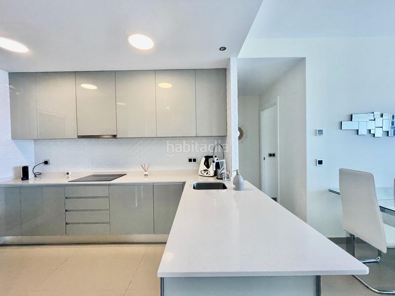 Foto 9dd87171-cb04-4831-82b4-9857886c6375. Alquiler apartamento magnifico apartamento con vistas al mar en Benidorm