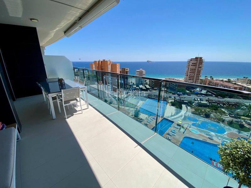 Foto f68895a5-2adc-4b6b-83a3-9a5cd2db0c15. Alquiler apartamento magnifico apartamento con vistas al mar en Benidorm